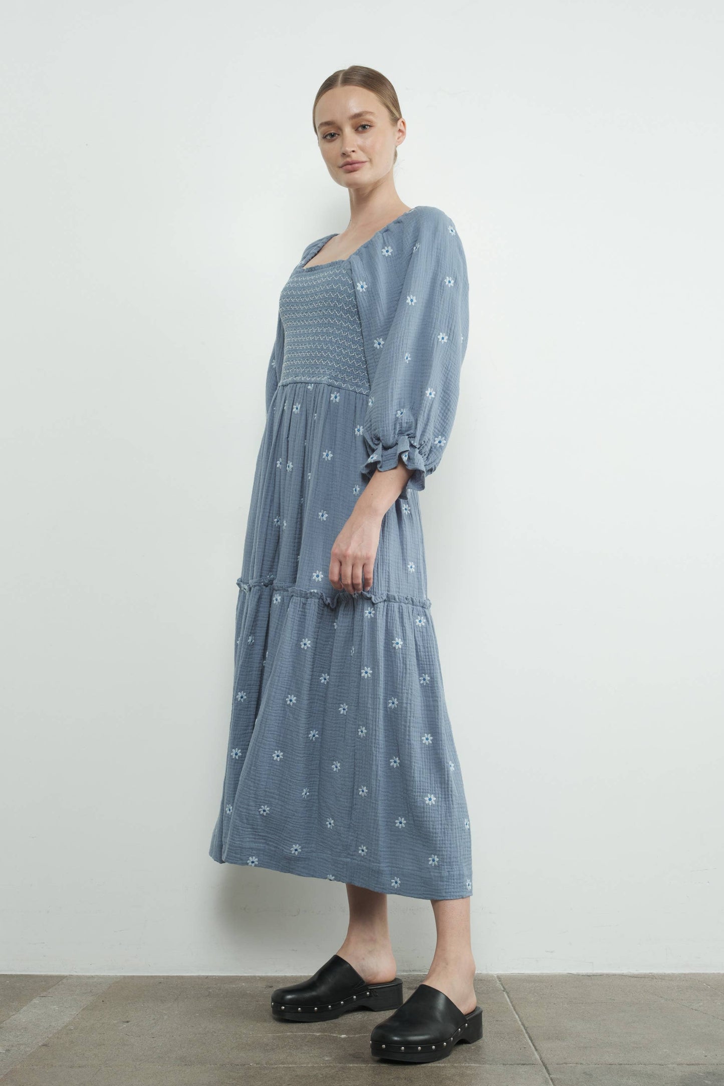 FLOWER EMBROIDERY SMOCKED DRESS