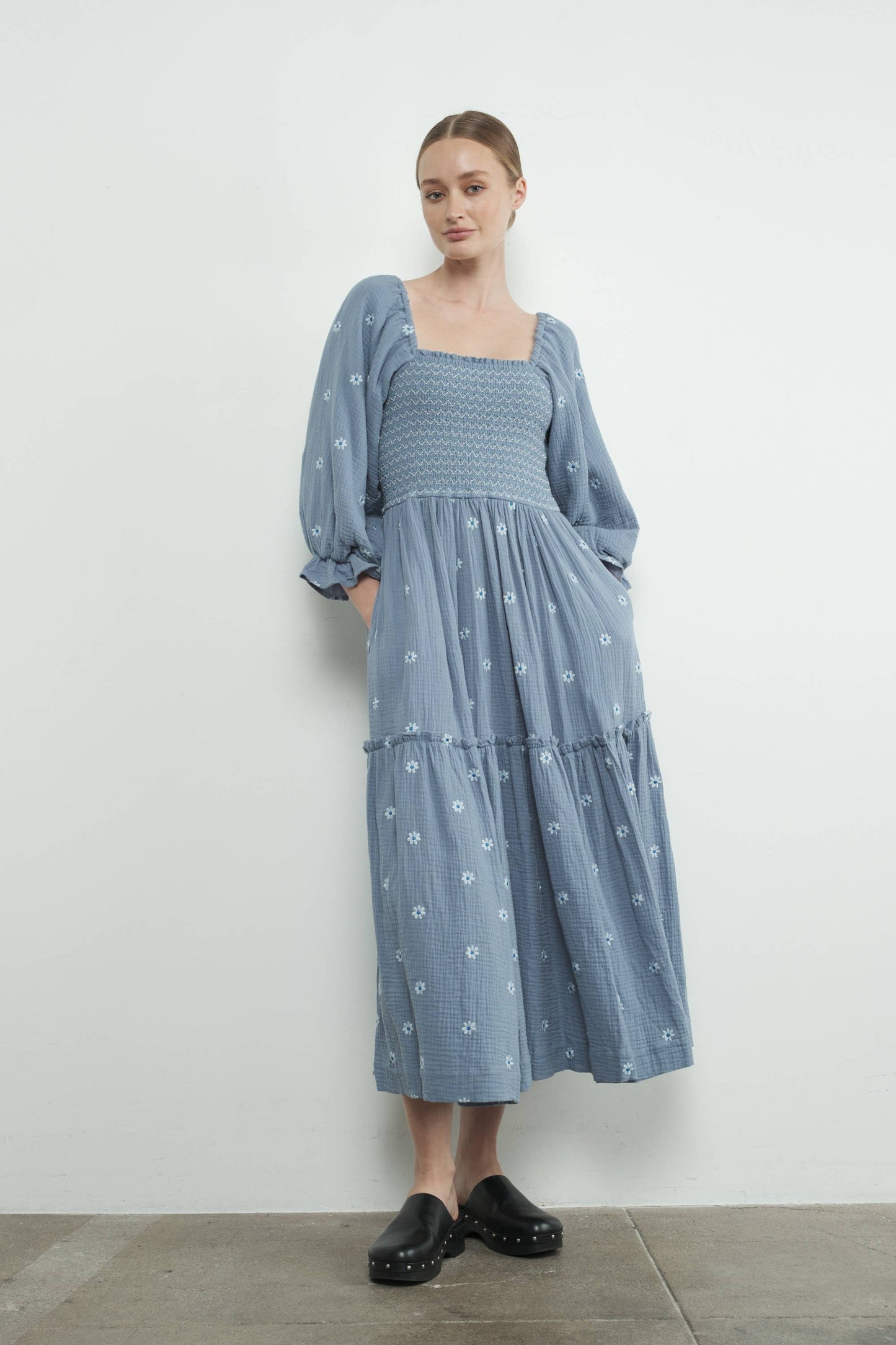 FLOWER EMBROIDERY SMOCKED DRESS