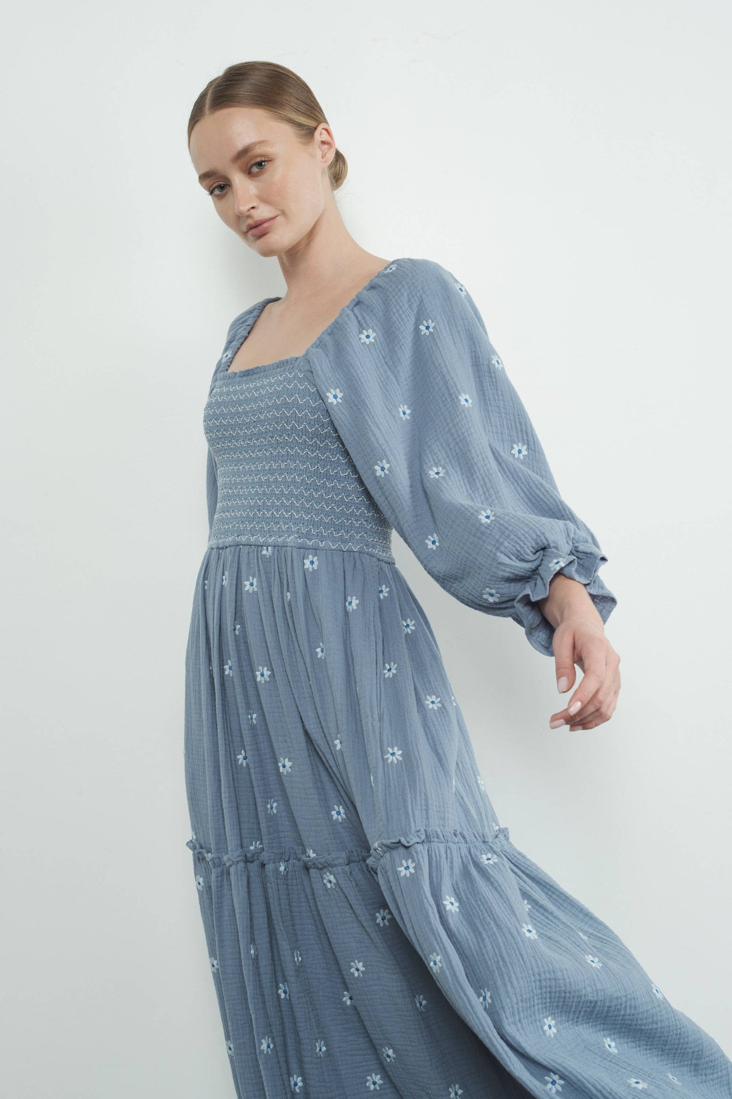 FLOWER EMBROIDERY SMOCKED DRESS