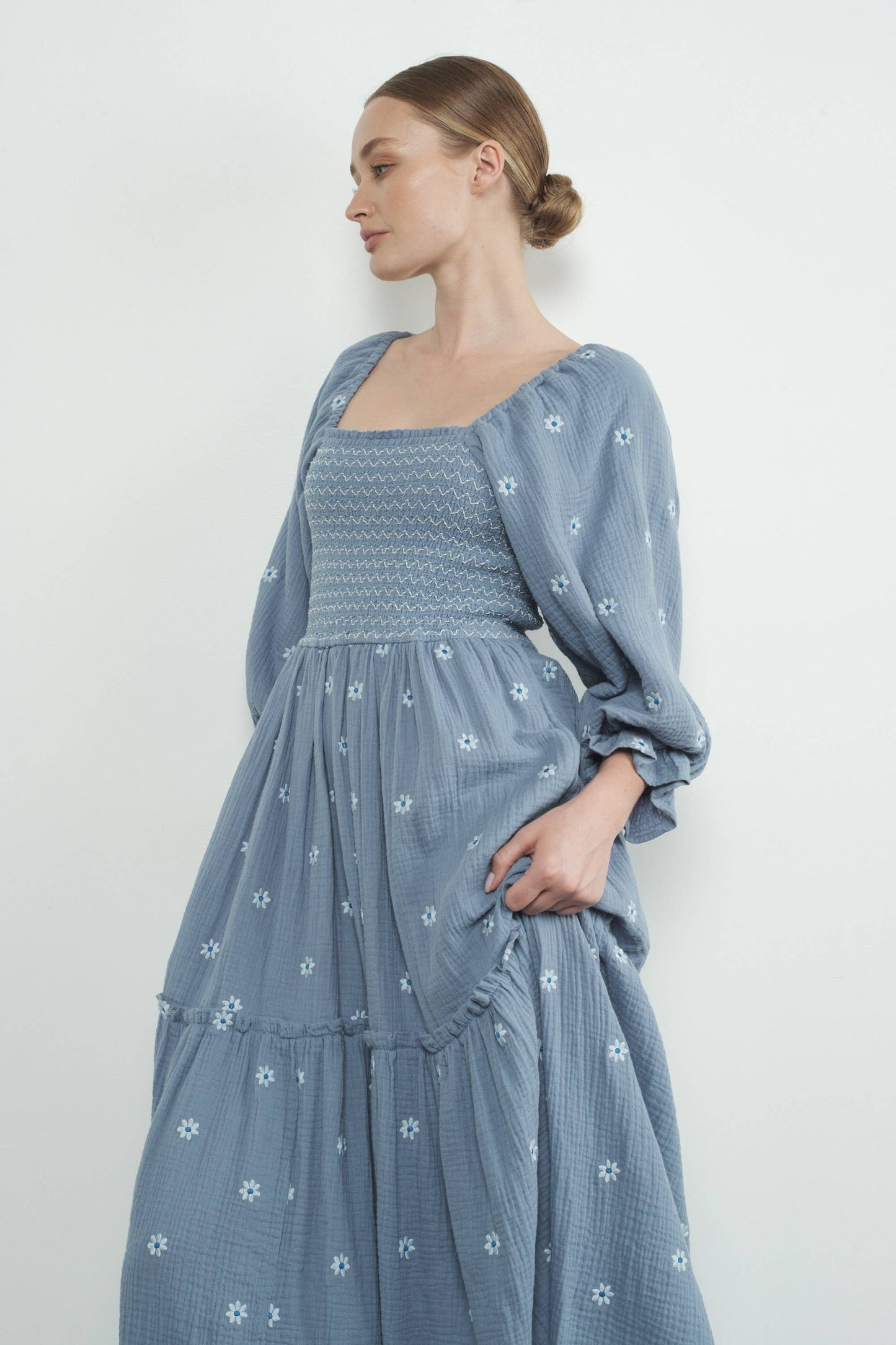 FLOWER EMBROIDERY SMOCKED DRESS