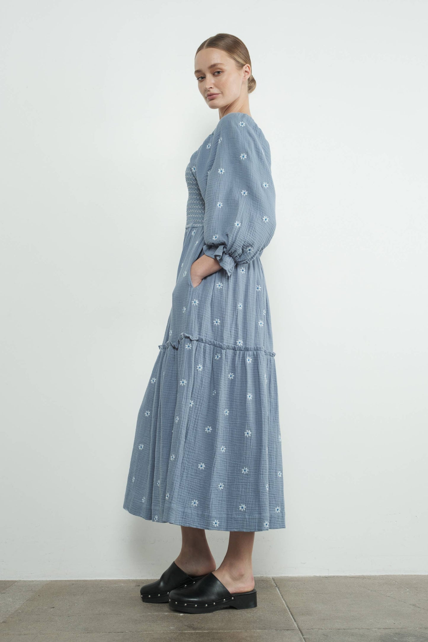 FLOWER EMBROIDERY SMOCKED DRESS