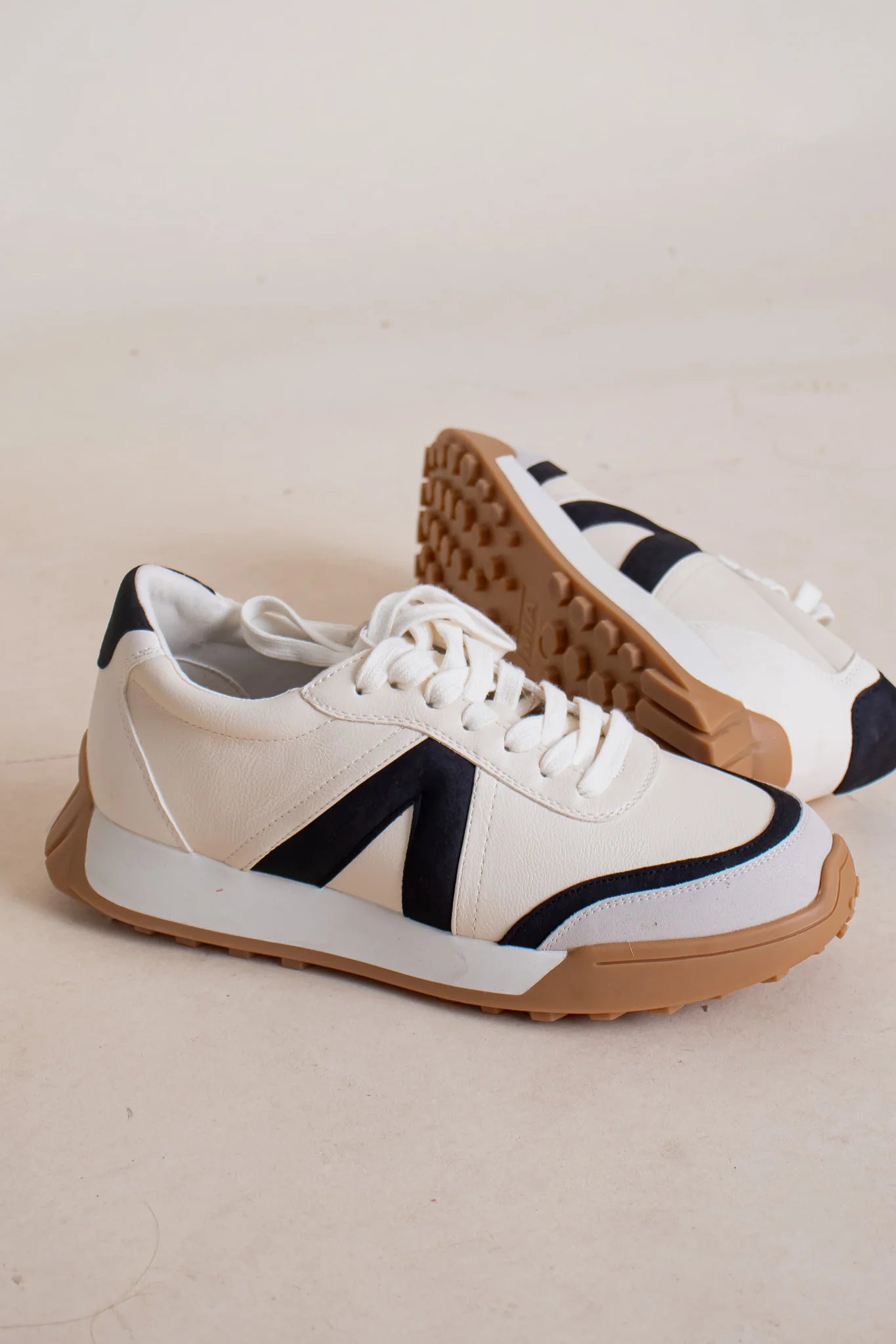 Cream lace up sneaker