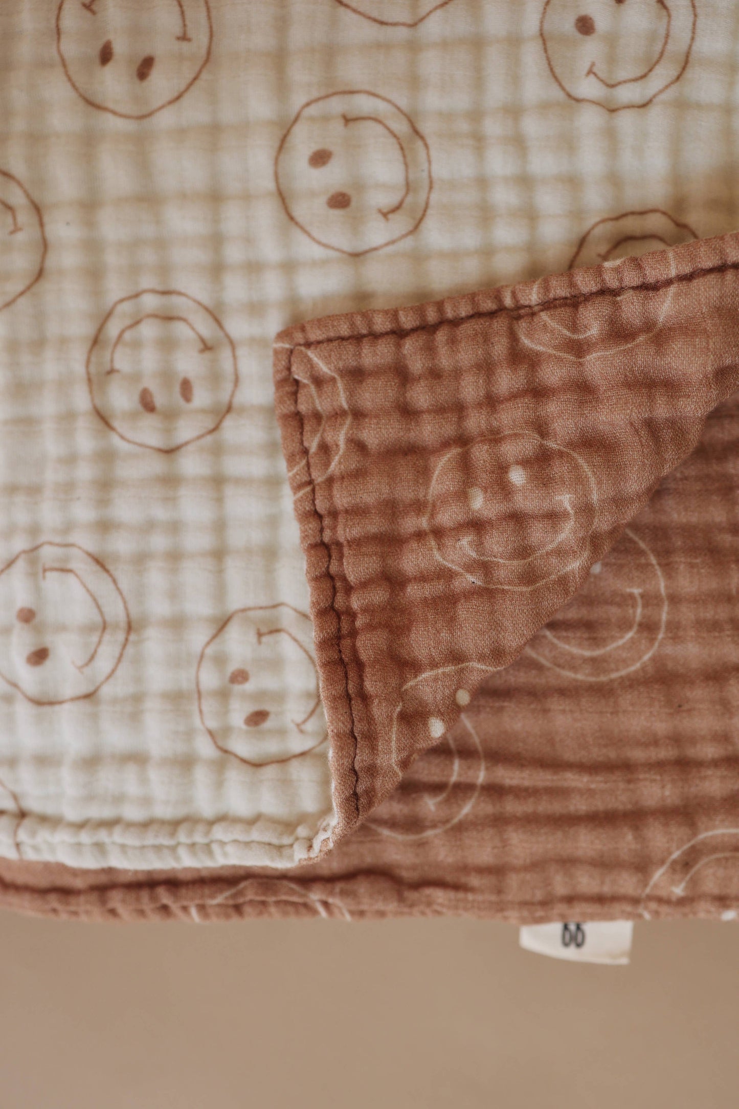 Muslin Quilt | Tan & Ivory Smile