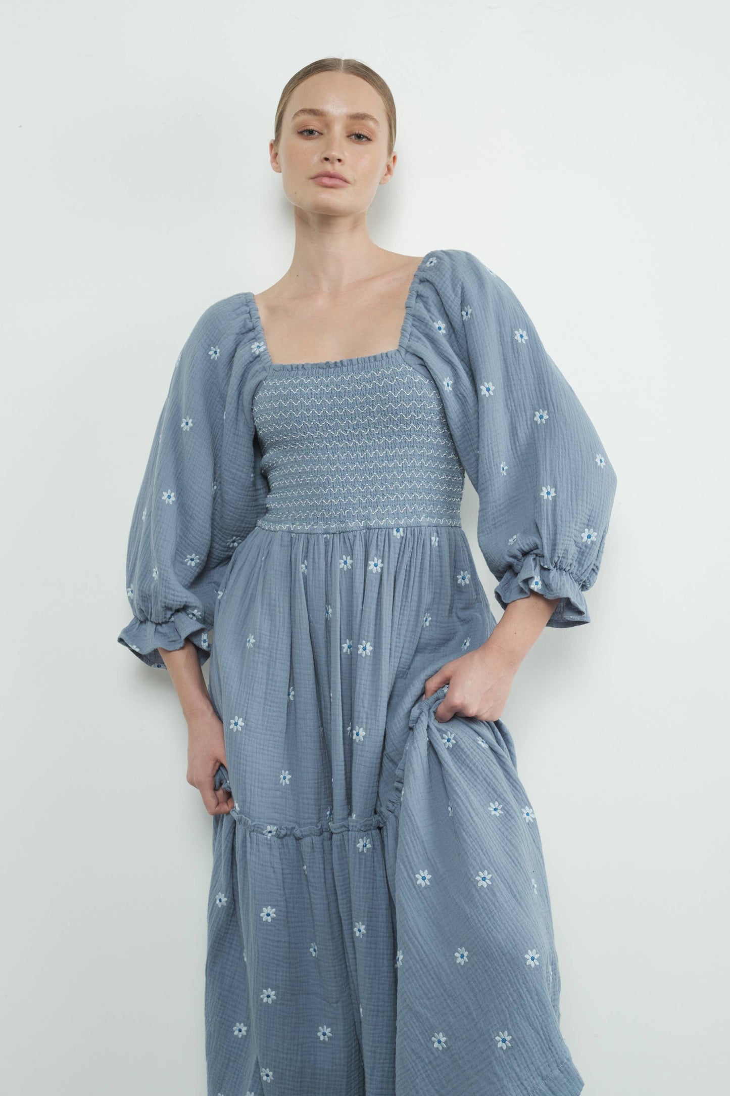 FLOWER EMBROIDERY SMOCKED DRESS