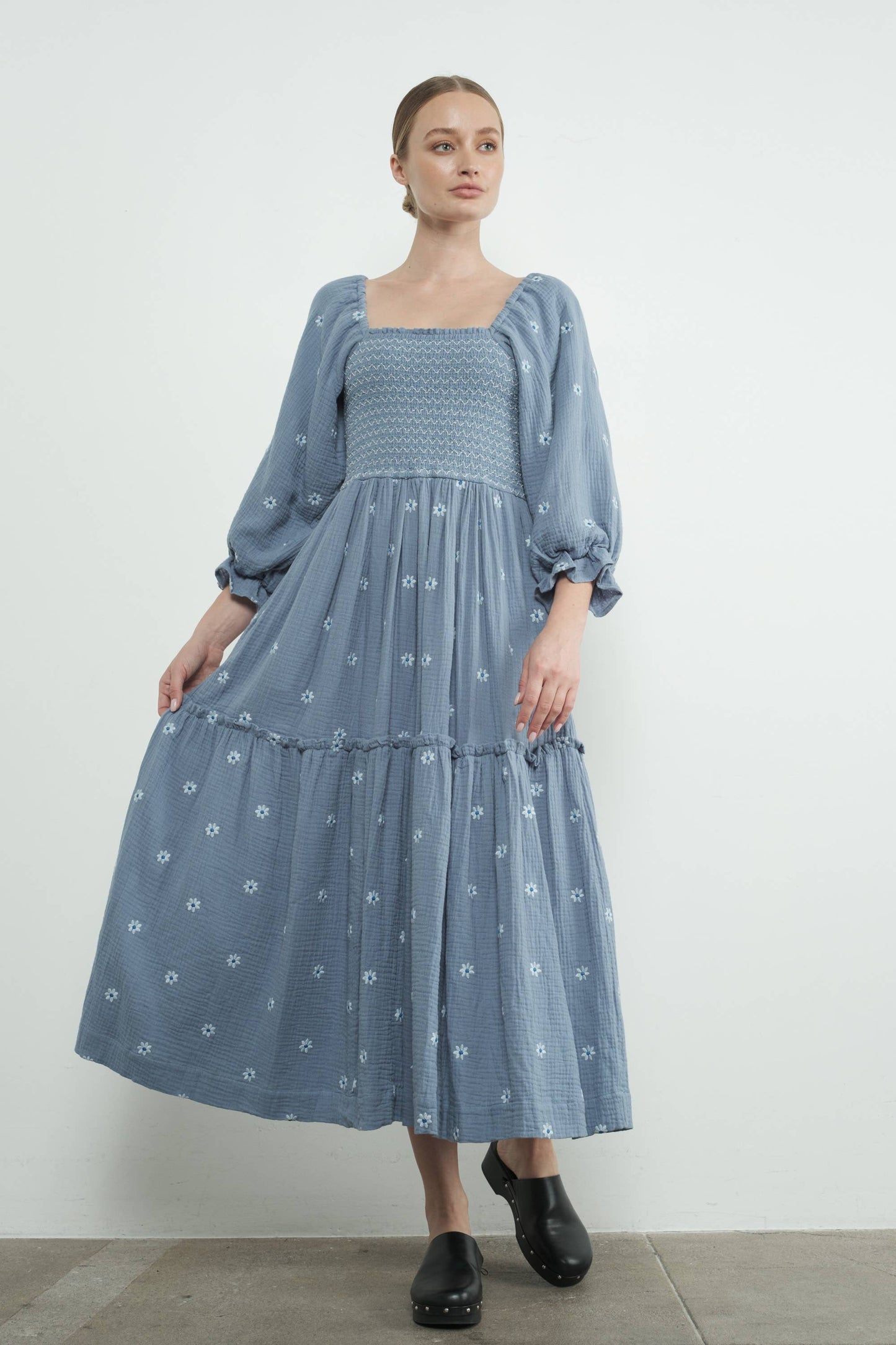 FLOWER EMBROIDERY SMOCKED DRESS