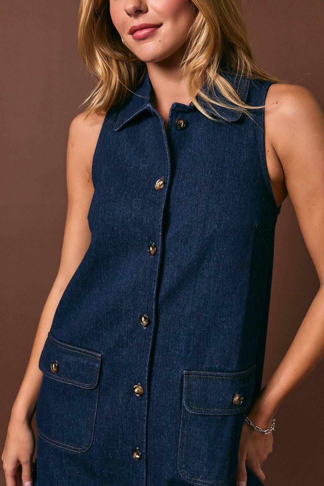 COLLARED SLEEVELESS BUTTON DOWN DENIM DRESS