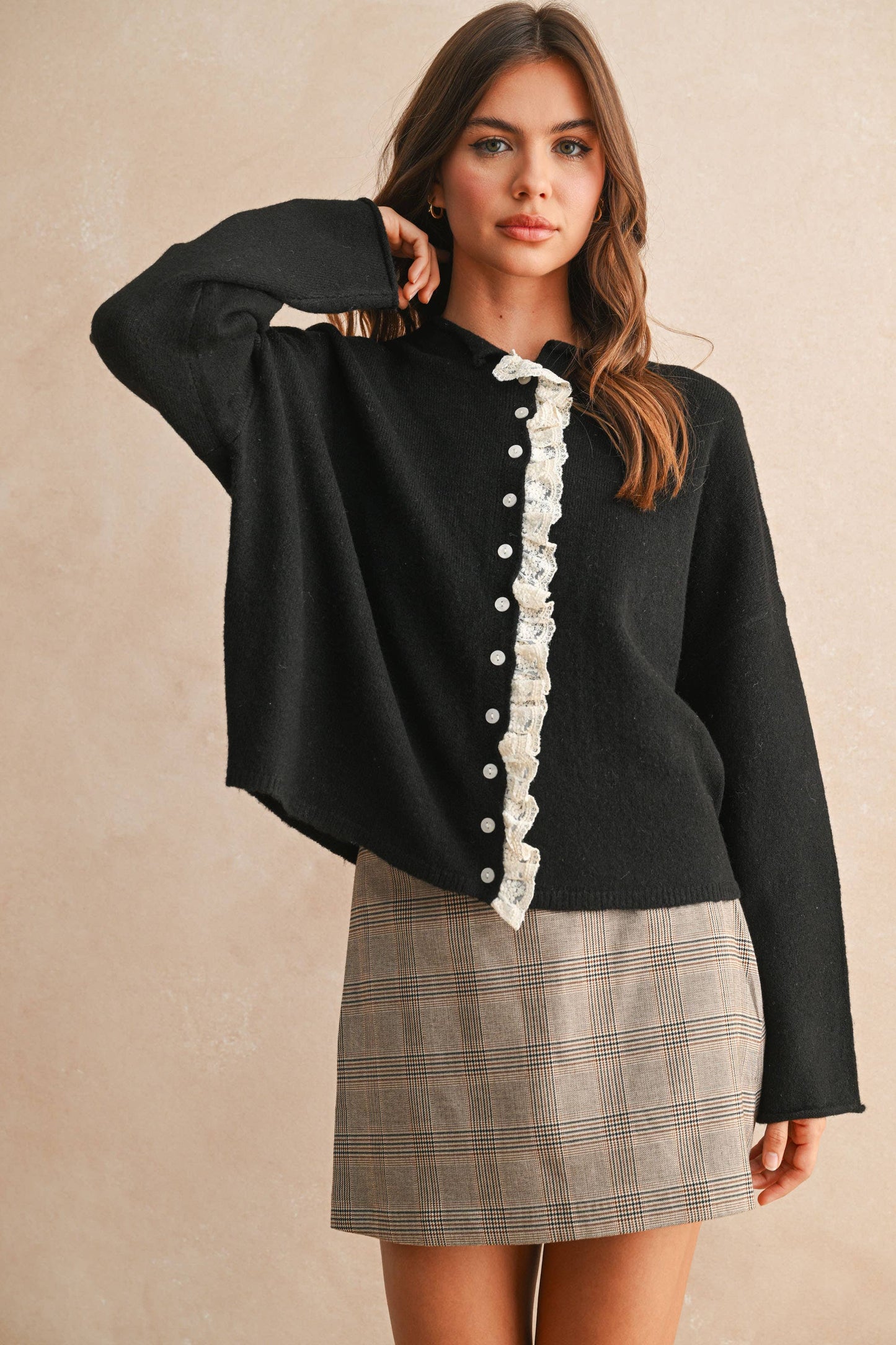 FRONT LACE TRIM KNITTED CARDI