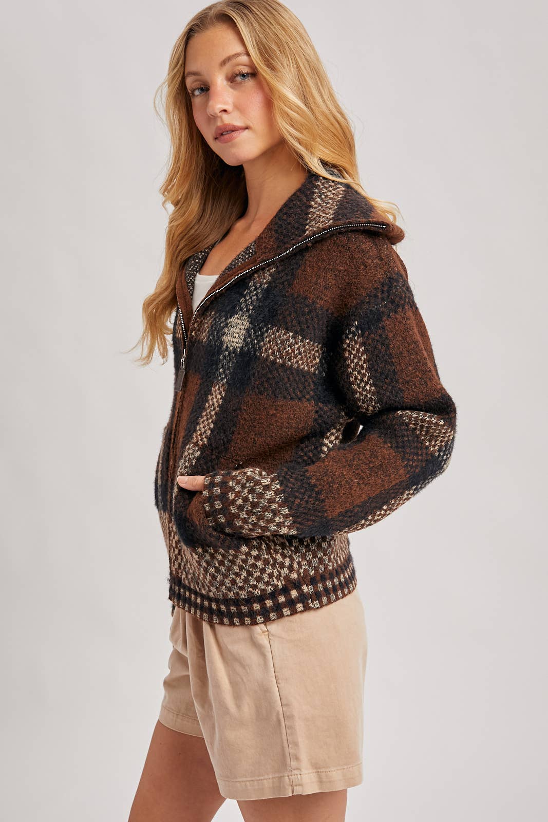 Plaid Wide Collar Zip Sweater