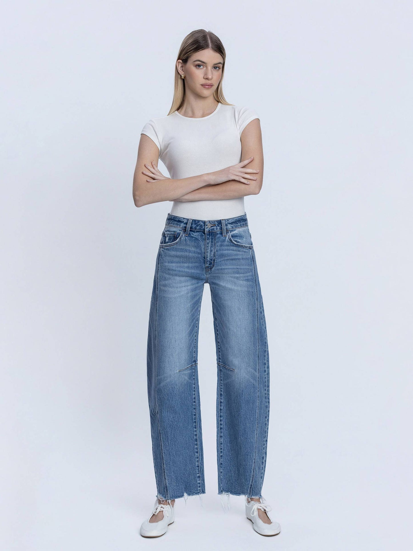 HIGH RISE RAW HEM SEAM DETAIL BARREL JEANS