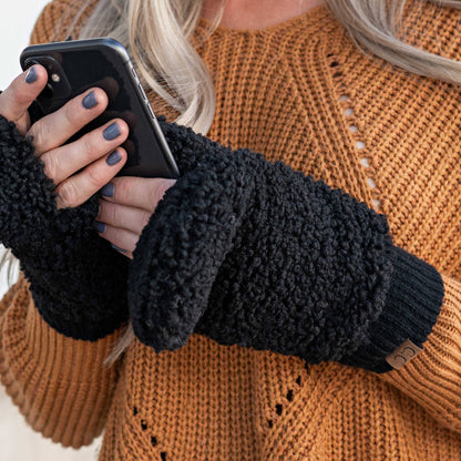 CC Soft Sherp Mitten