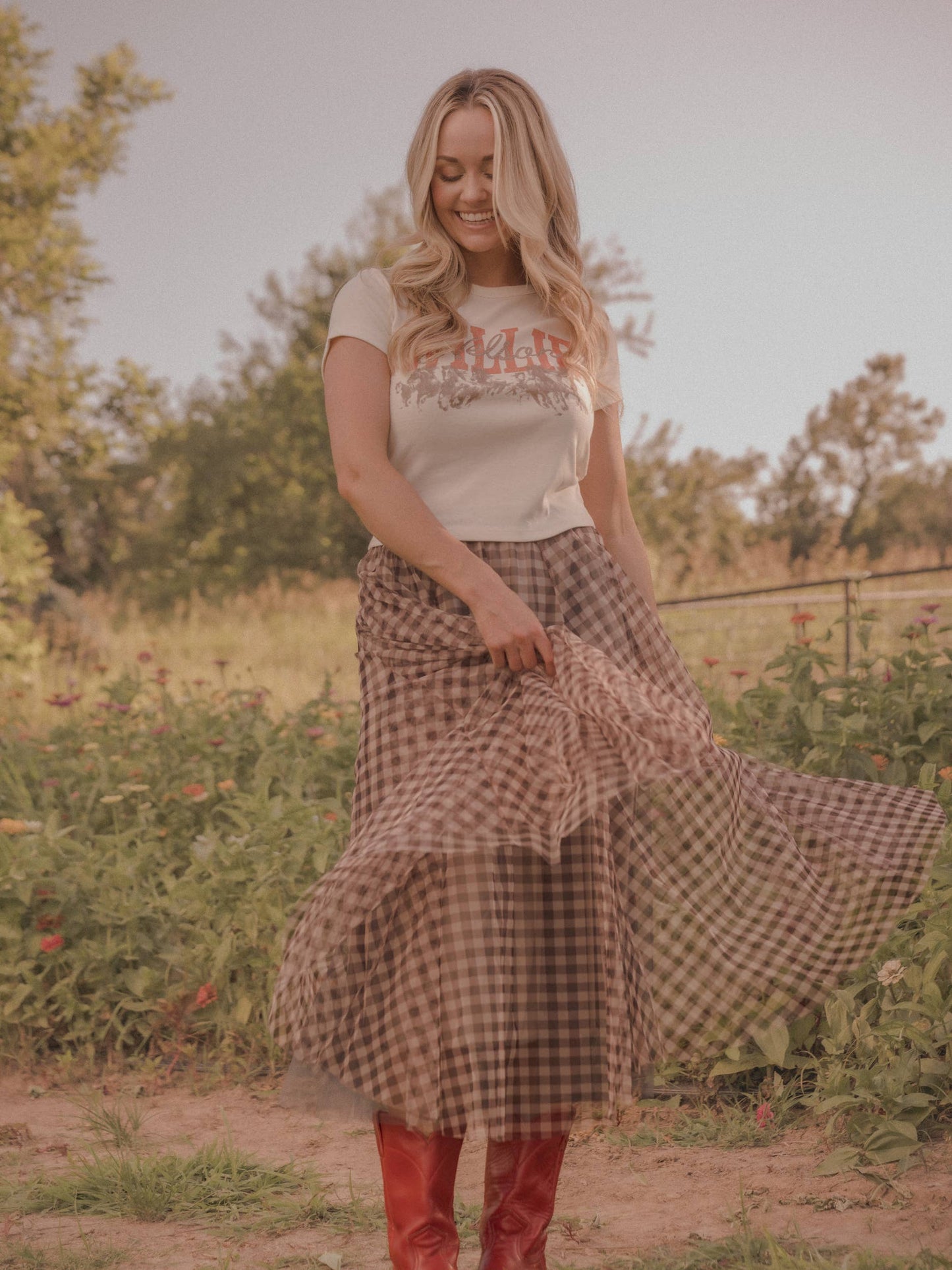 Willie Nelson Horse Cropped Tee