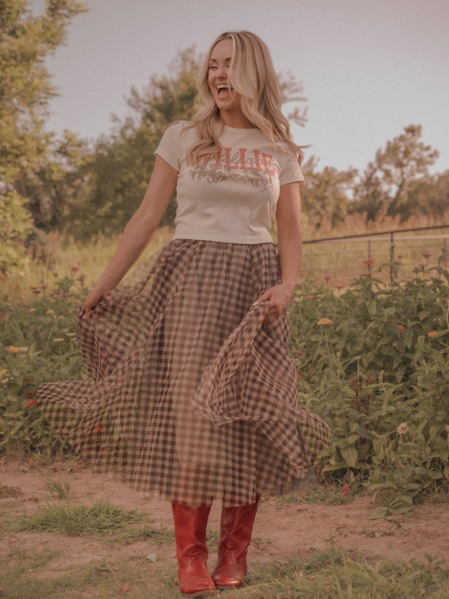 Willie Nelson Horse Cropped Tee