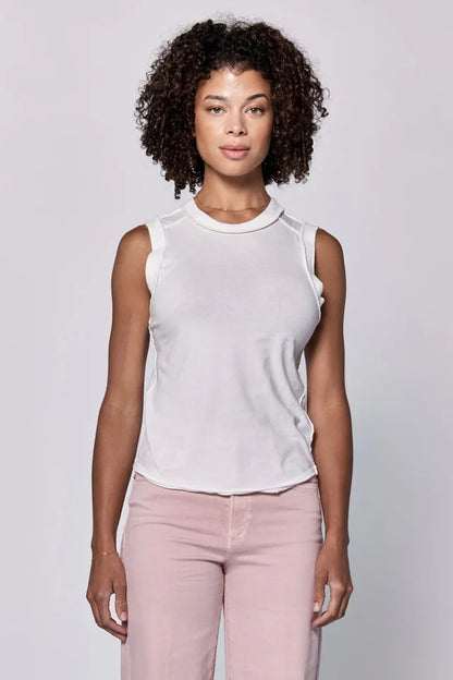 Zo Tee White