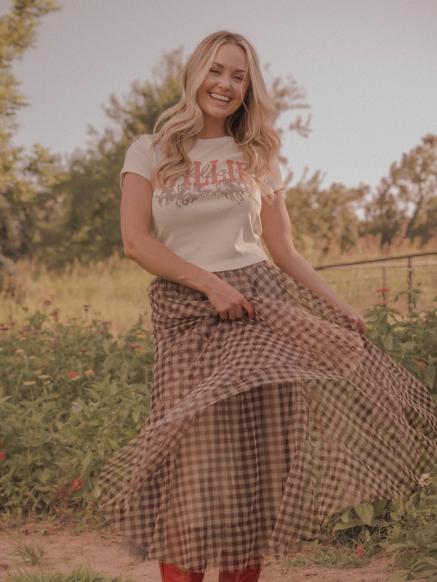 Willie Nelson Horse Cropped Tee